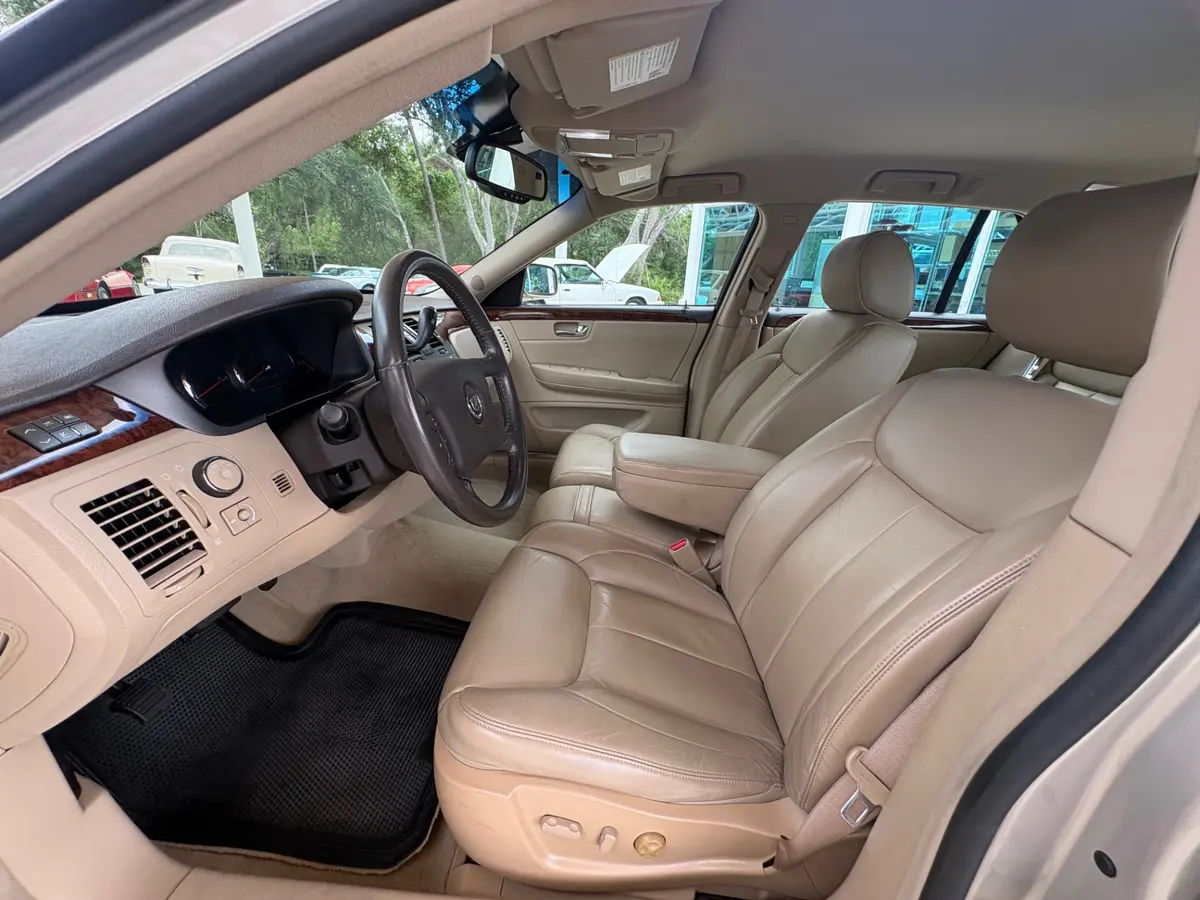 Vehicle photo 31