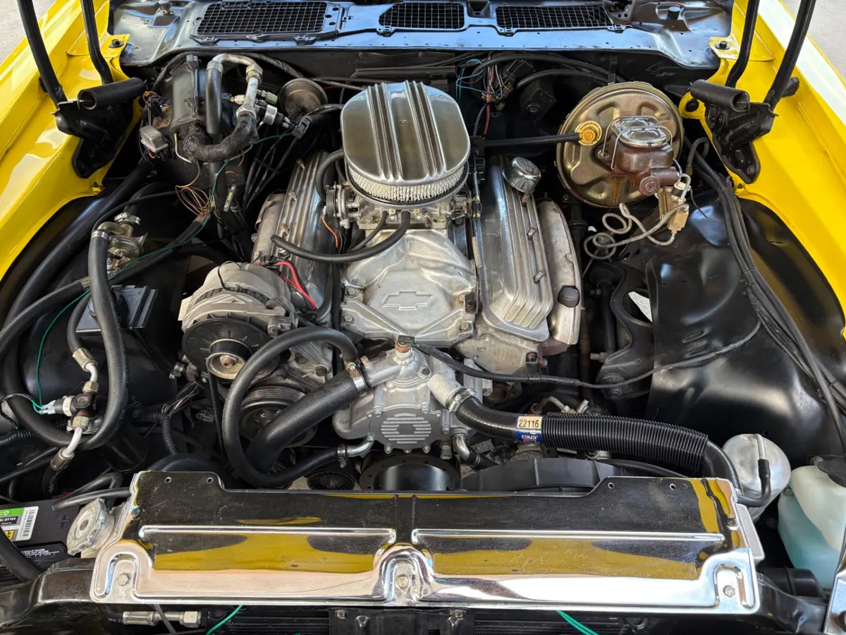 Vehicle photo 26