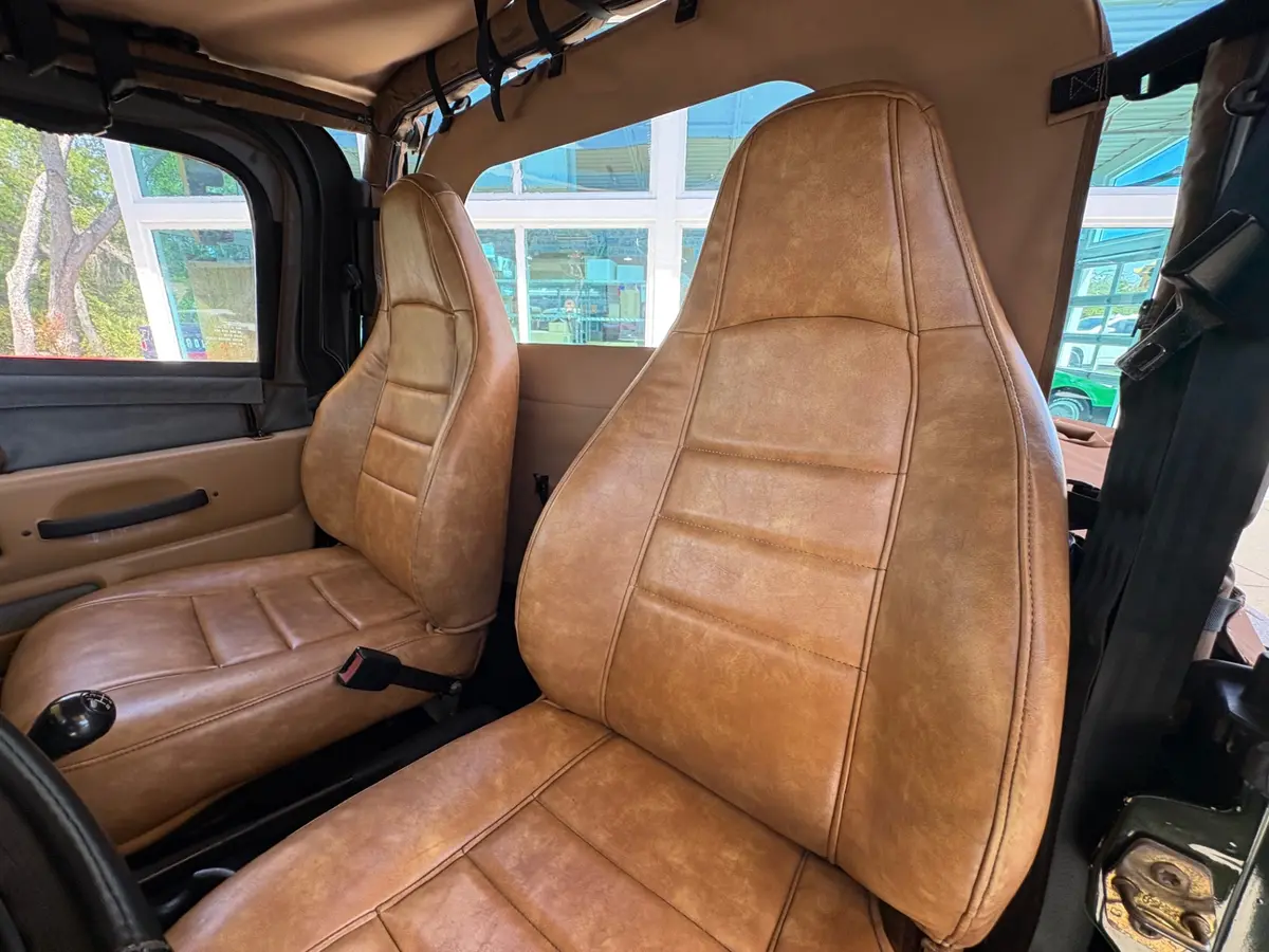 Vehicle photo 35