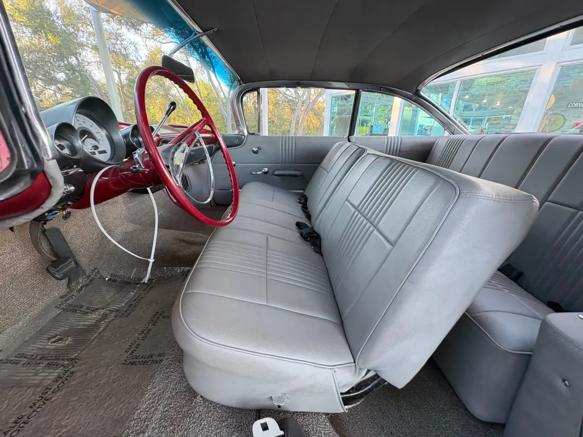Vehicle photo 31