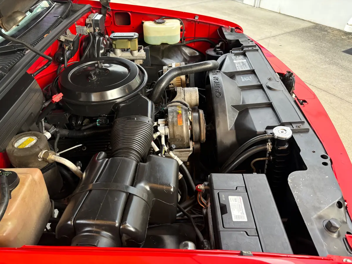 Vehicle photo 25