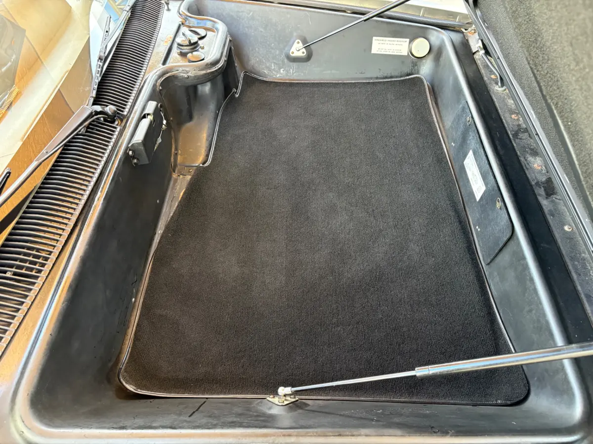 Vehicle photo 32