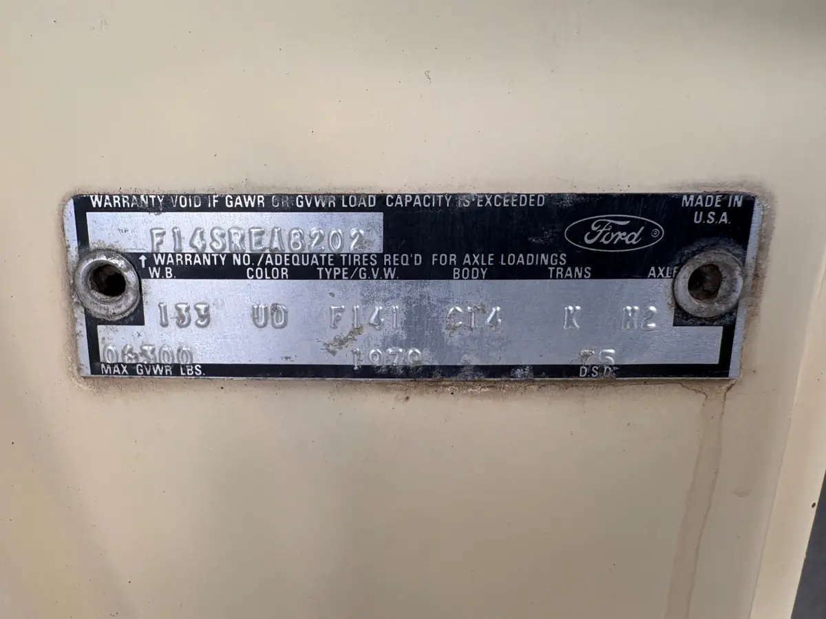 Vehicle photo 26
