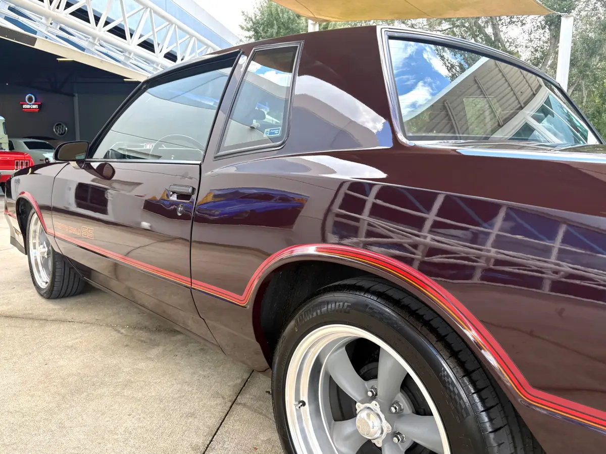 Vehicle photo 14