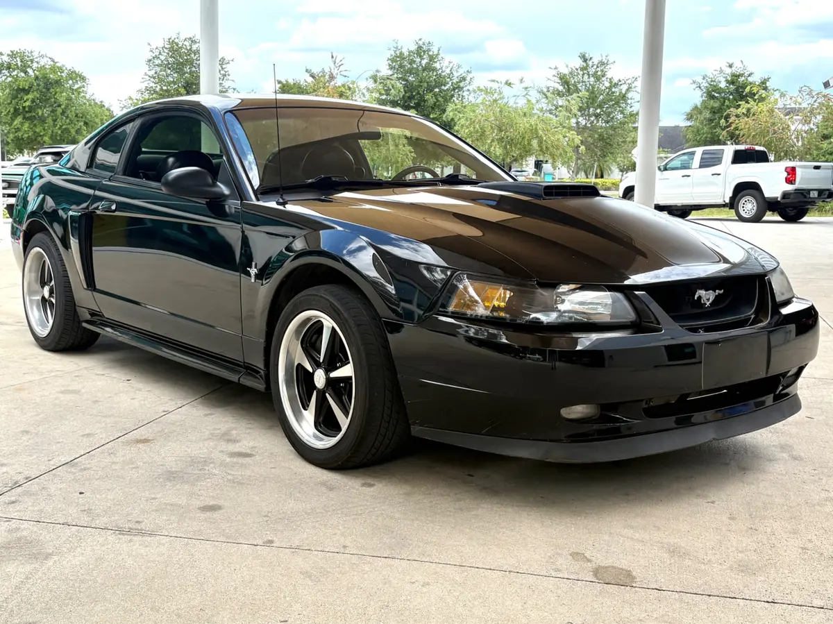 Vehicle photo 4