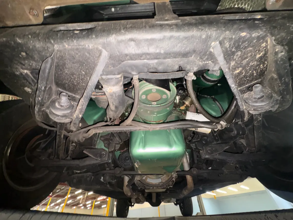 Vehicle photo 37