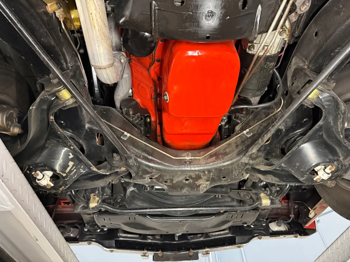 Vehicle photo 54