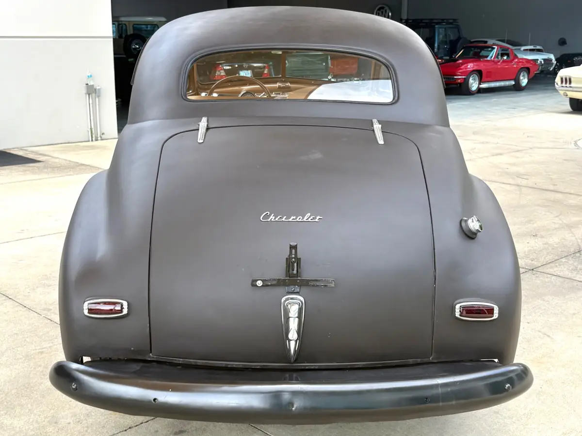 Vehicle photo 8