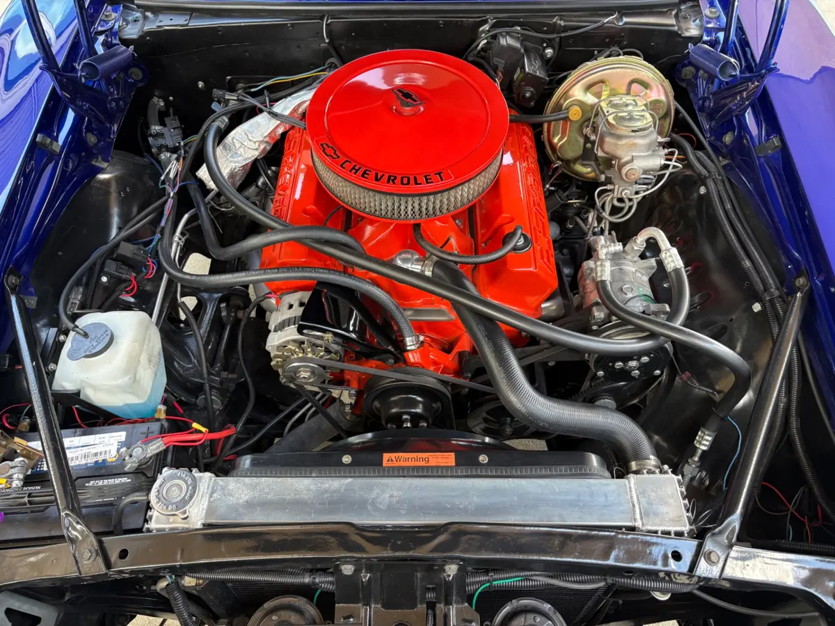 Vehicle photo 28