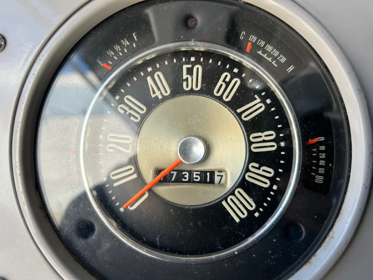 Vehicle photo 14