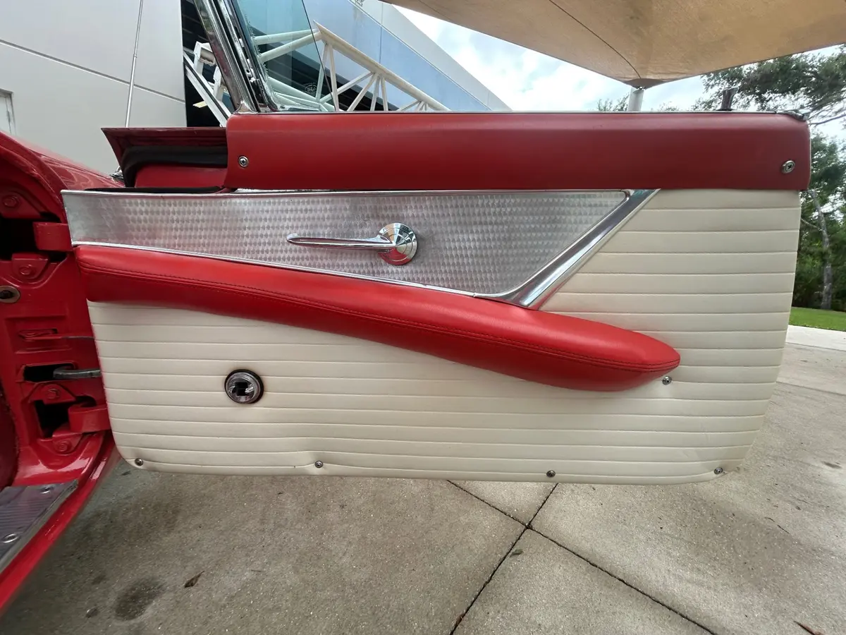 Vehicle photo 36