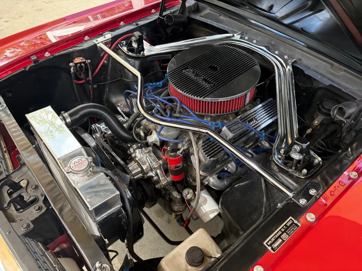 Vehicle photo 30