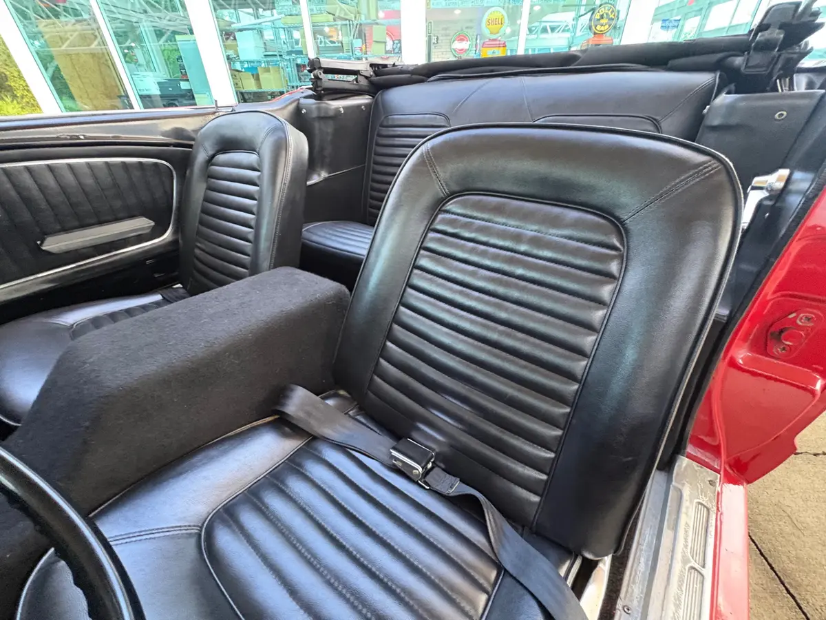 Vehicle photo 40