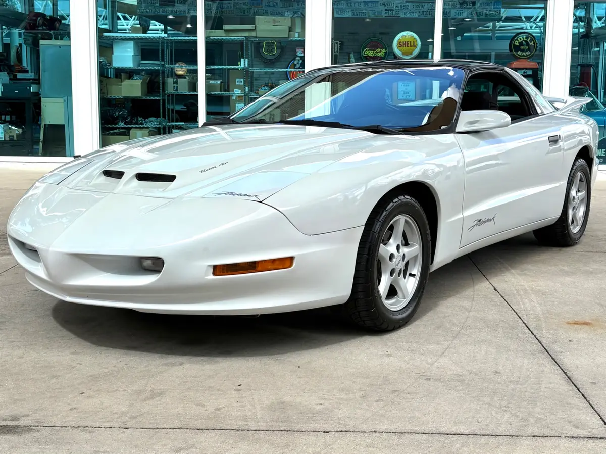 Vehicle photo 1