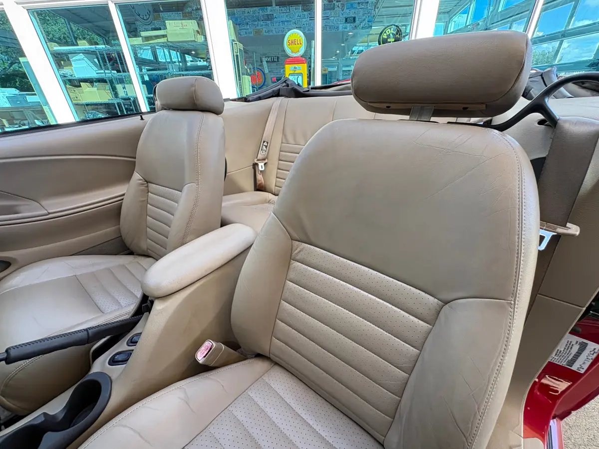 Vehicle photo 40