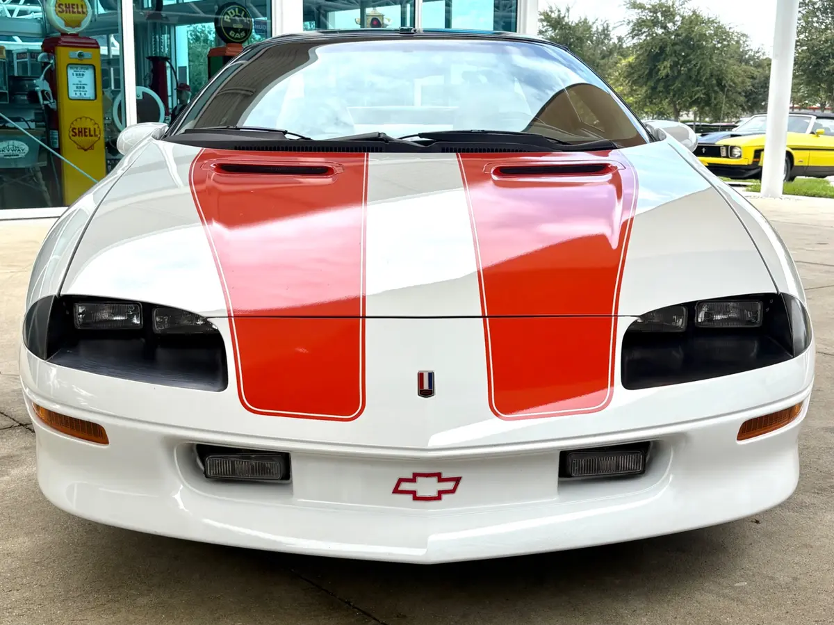 Vehicle photo 2