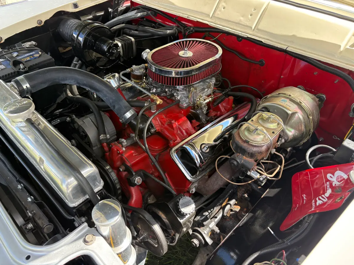 Vehicle photo 28