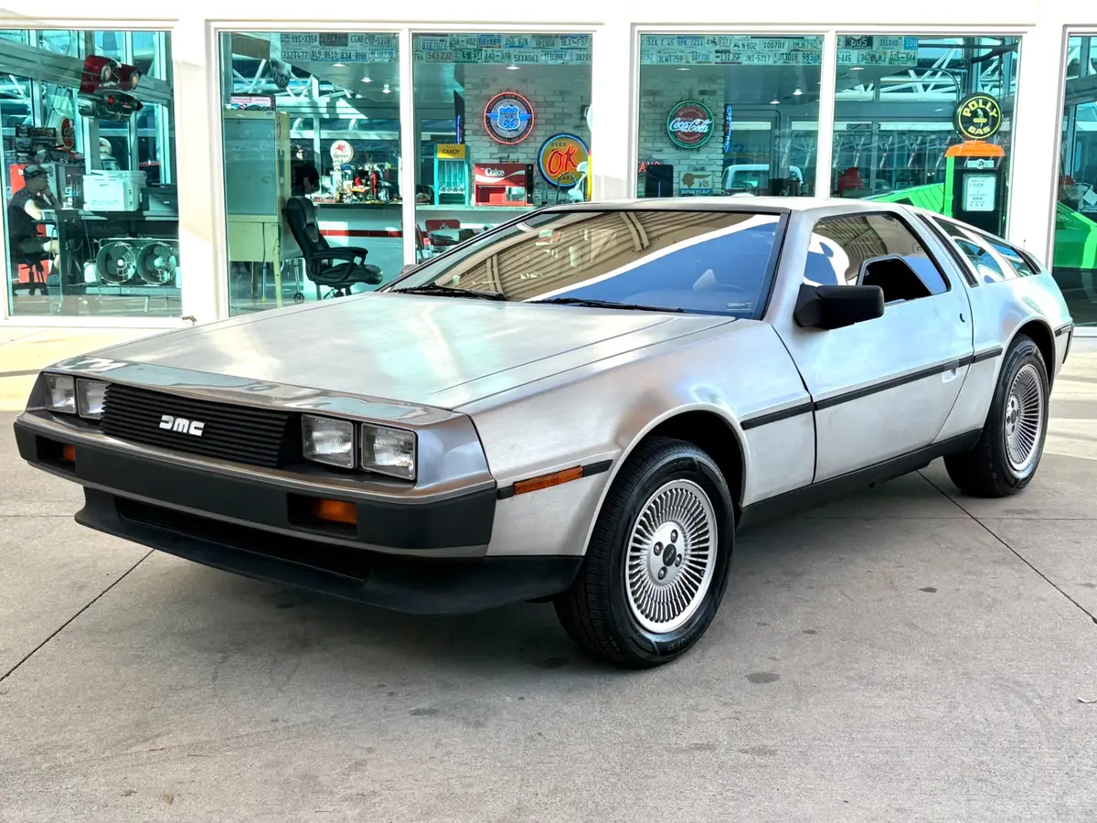 Vehicle photo 1