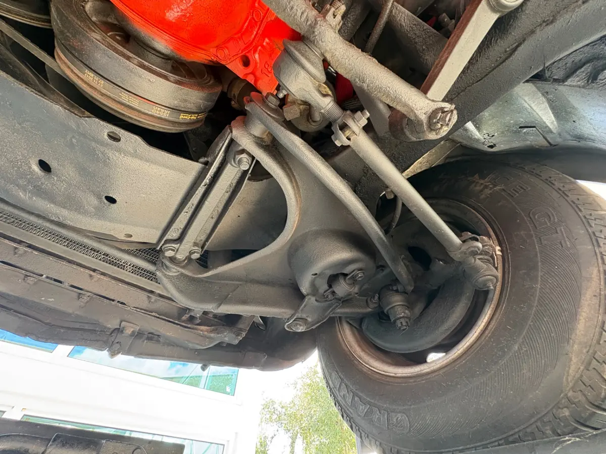 Vehicle photo 52