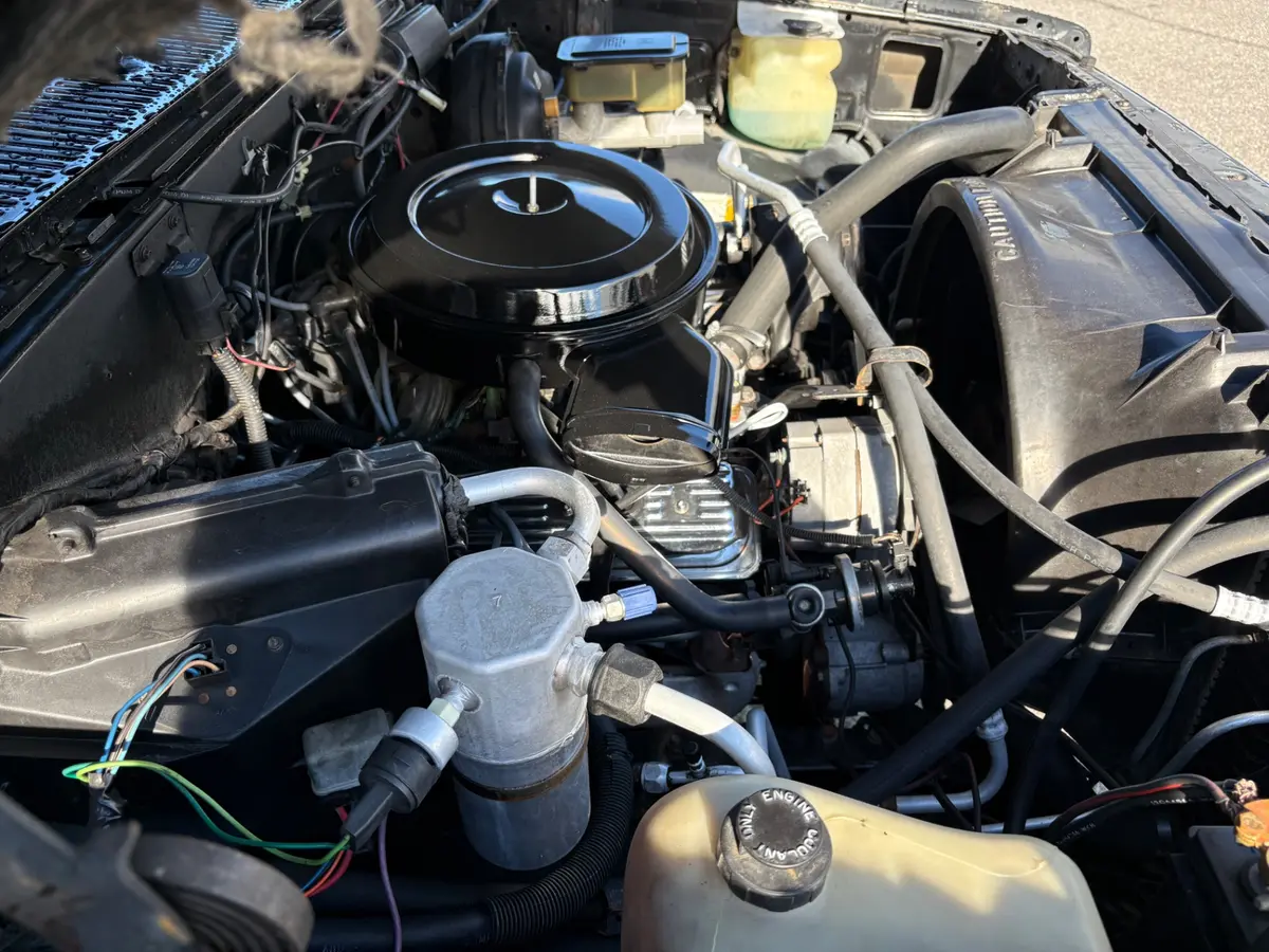 Vehicle photo 26