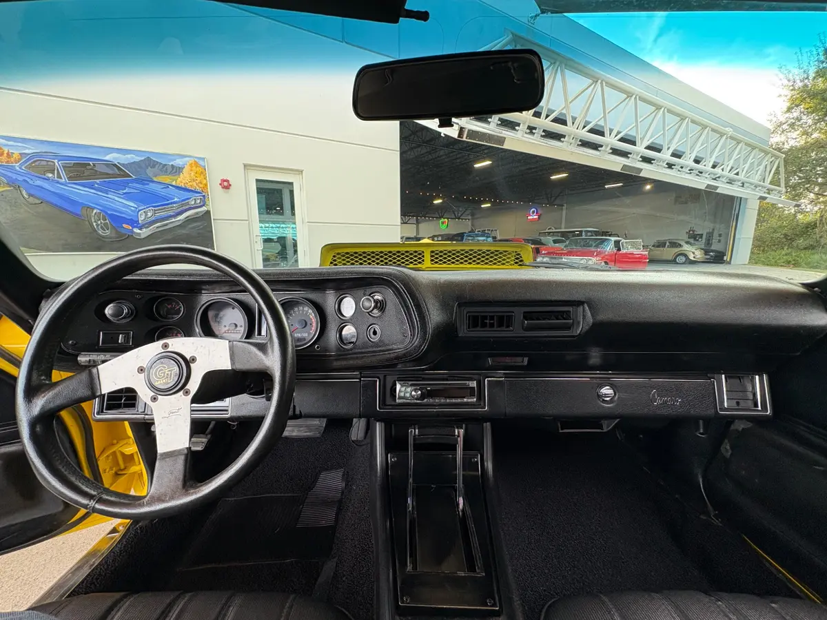 Vehicle photo 34