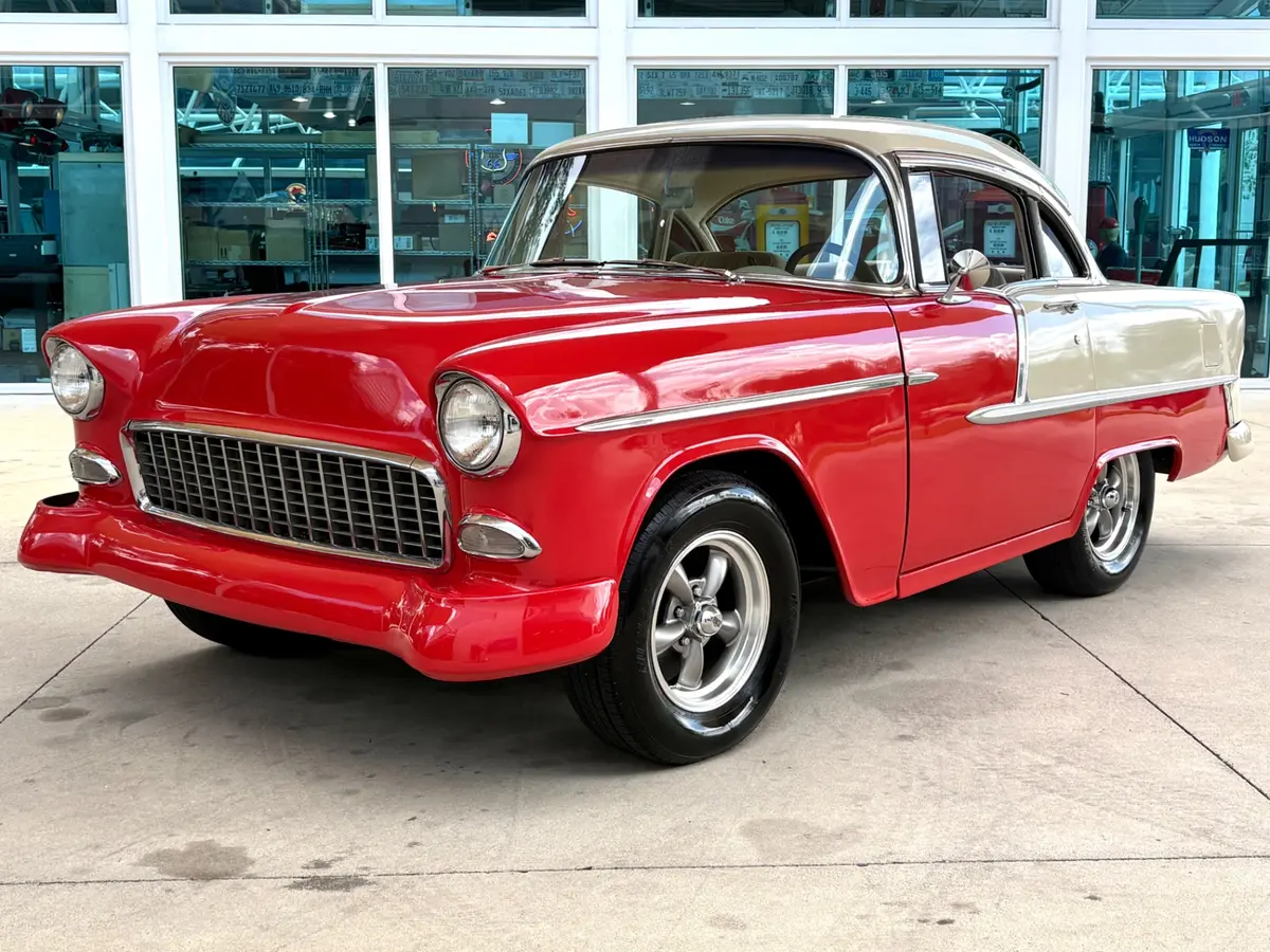 Vehicle photo 1