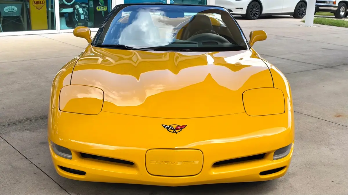 Vehicle photo 2
