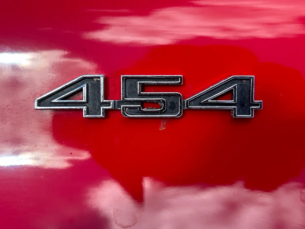 Vehicle photo 13