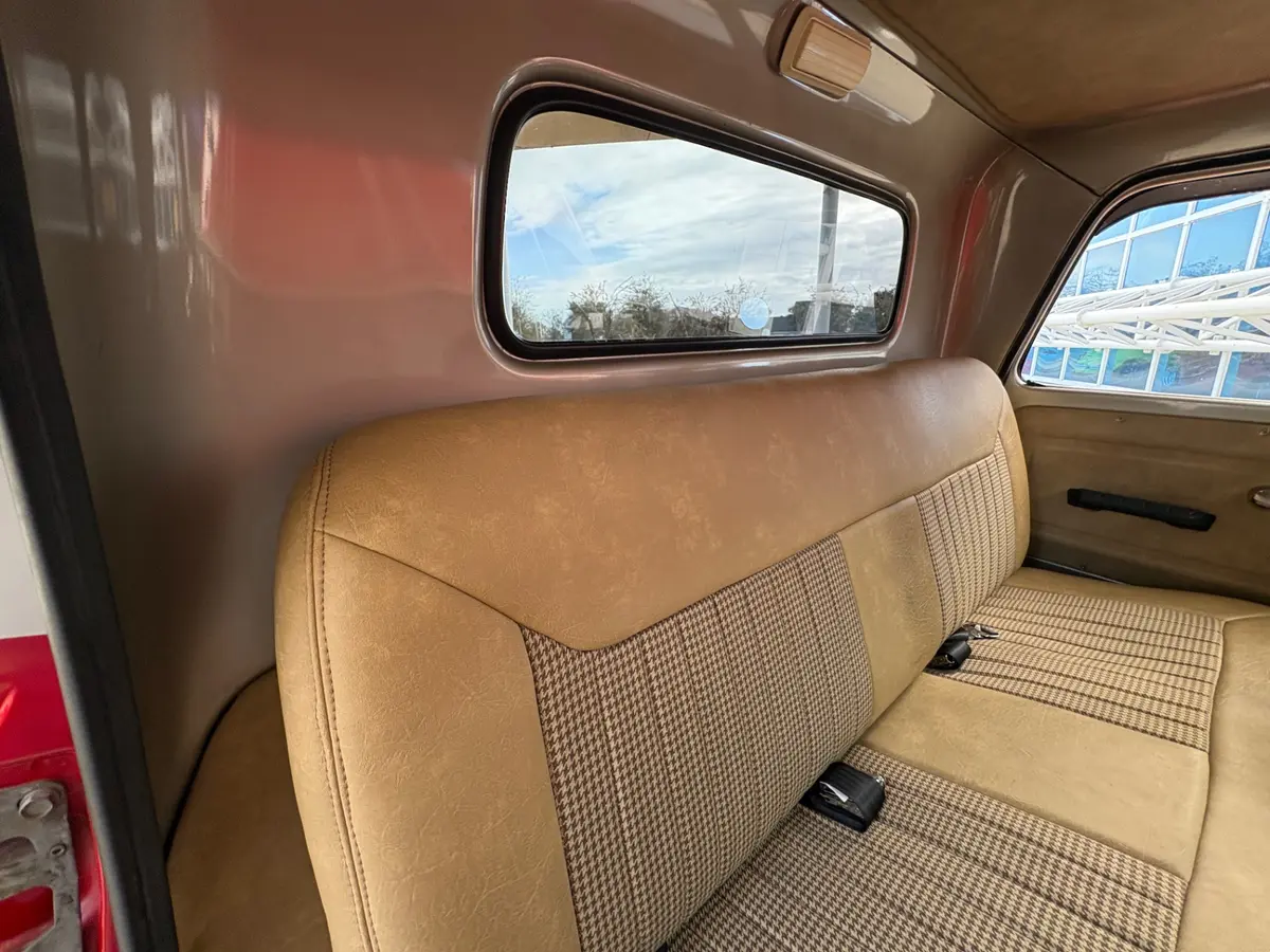 Vehicle photo 39