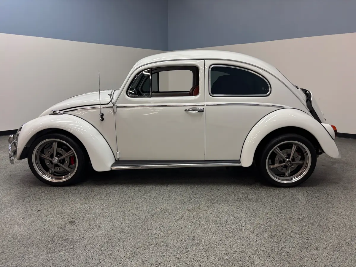Vehicle photo 4