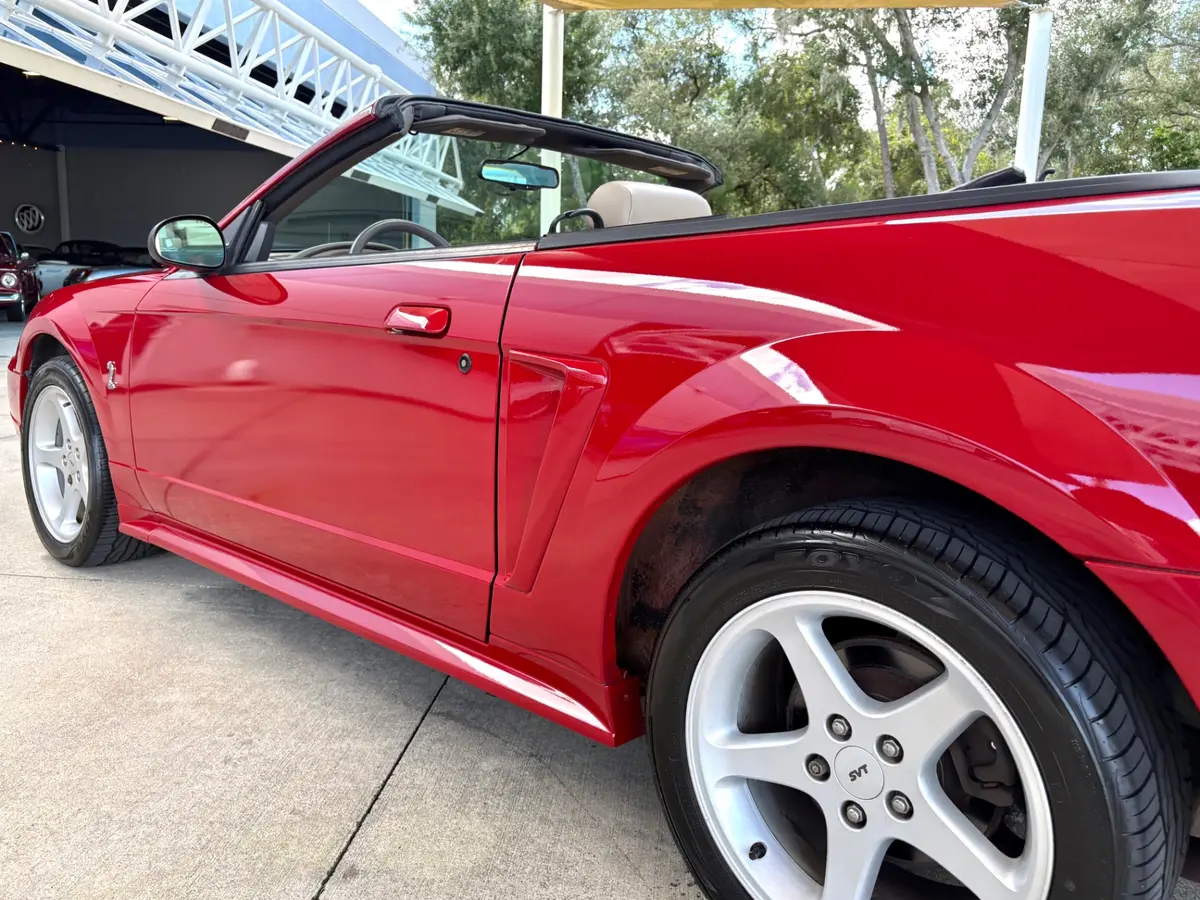 Vehicle photo 14