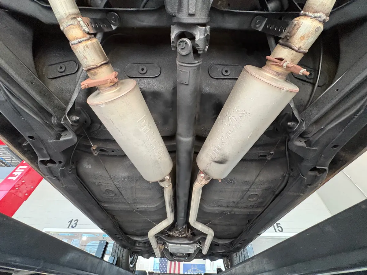 Vehicle photo 45