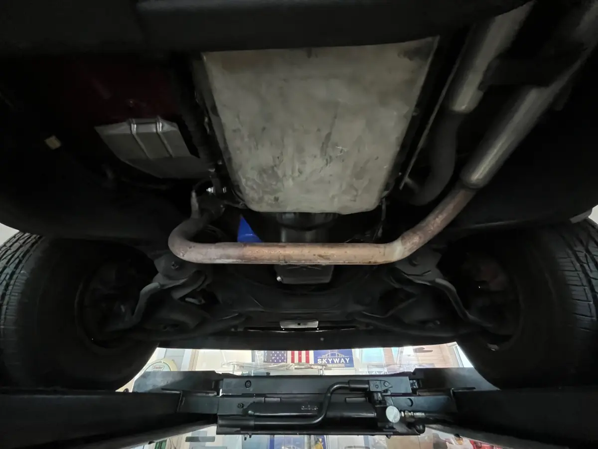 Vehicle photo 50