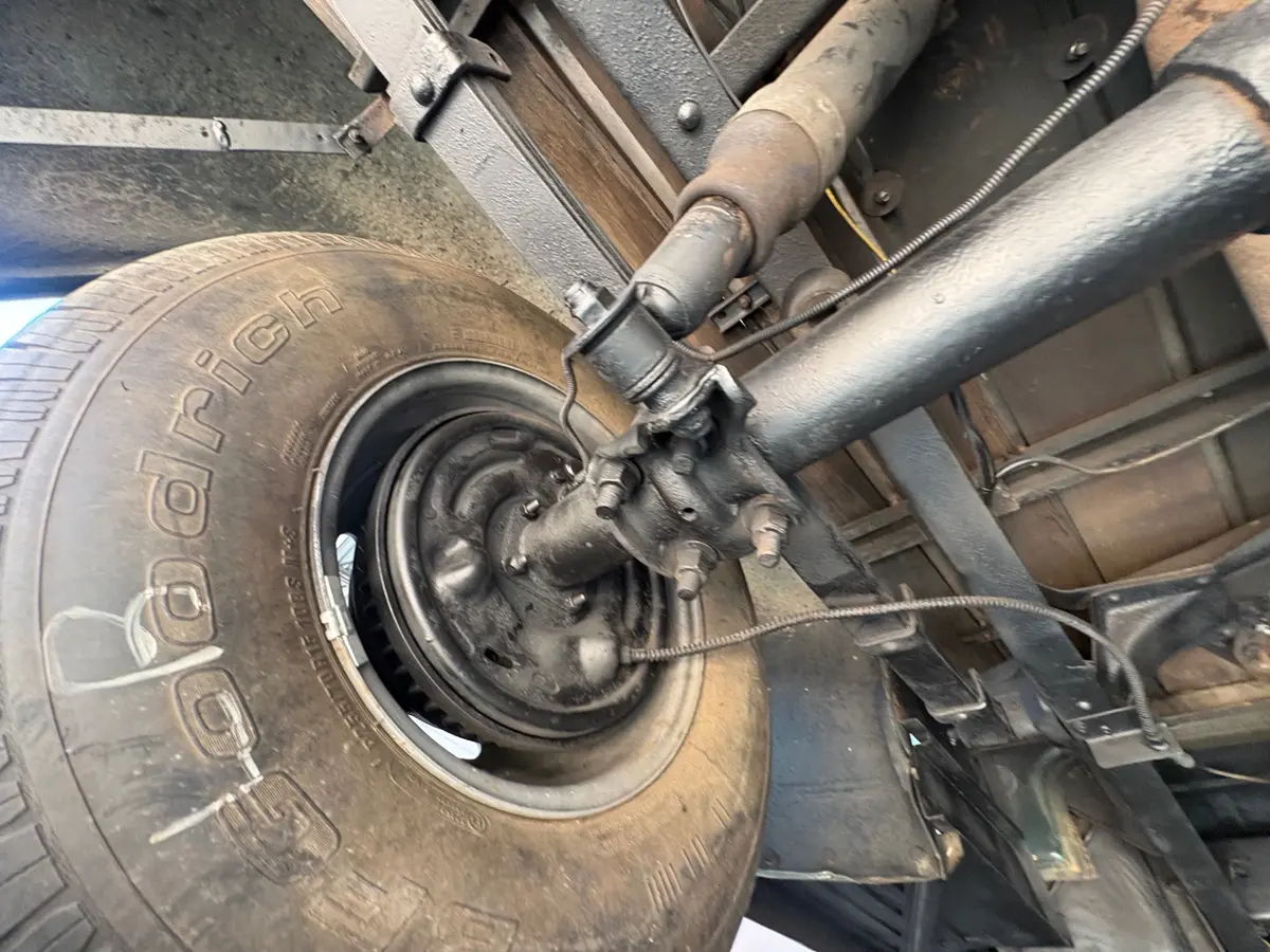 Vehicle photo 41