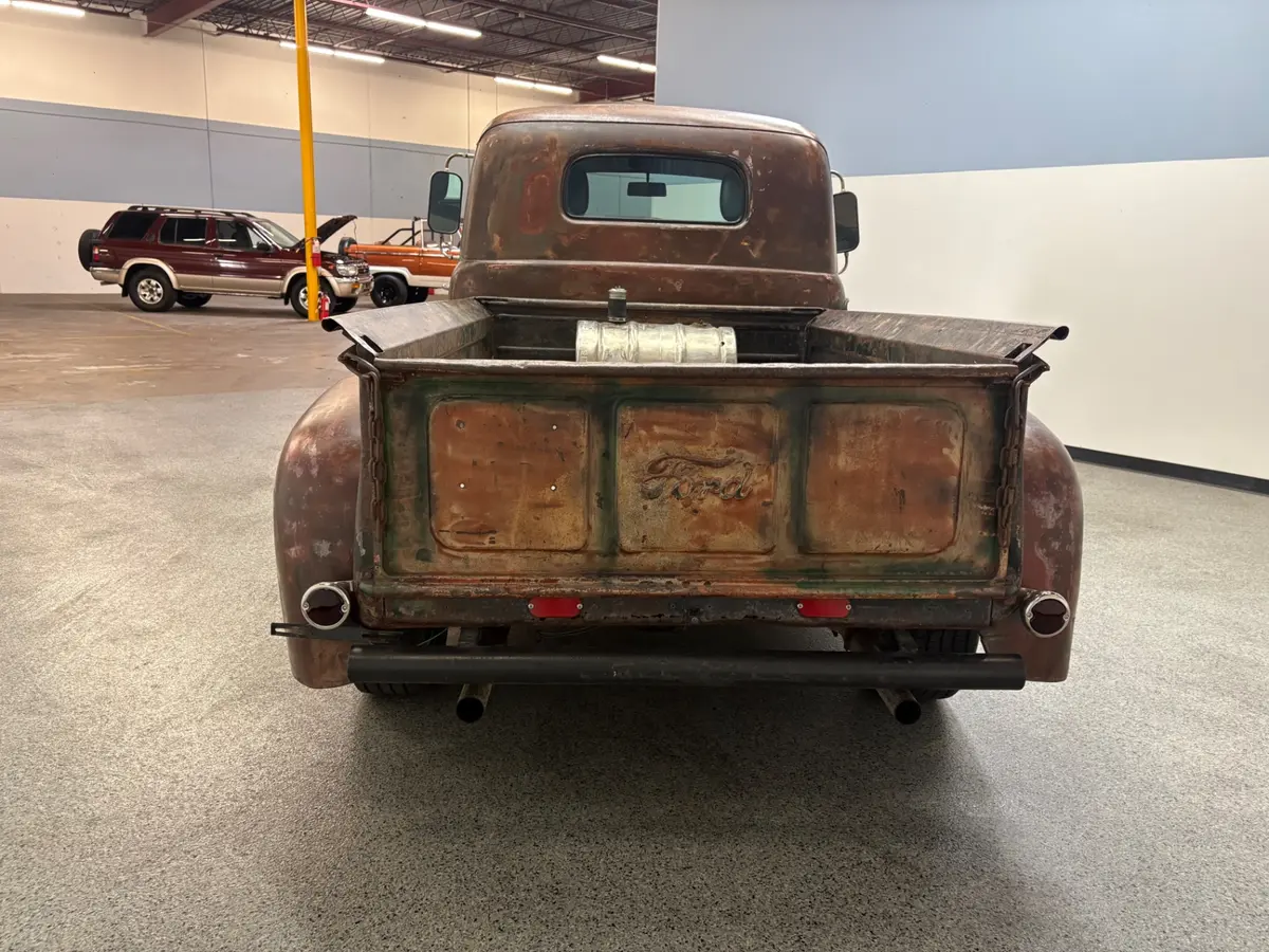 Vehicle photo 6