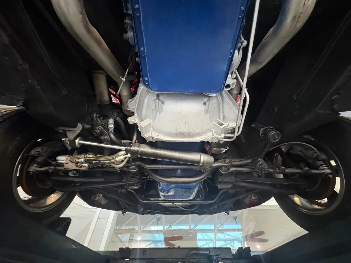 Vehicle photo 56