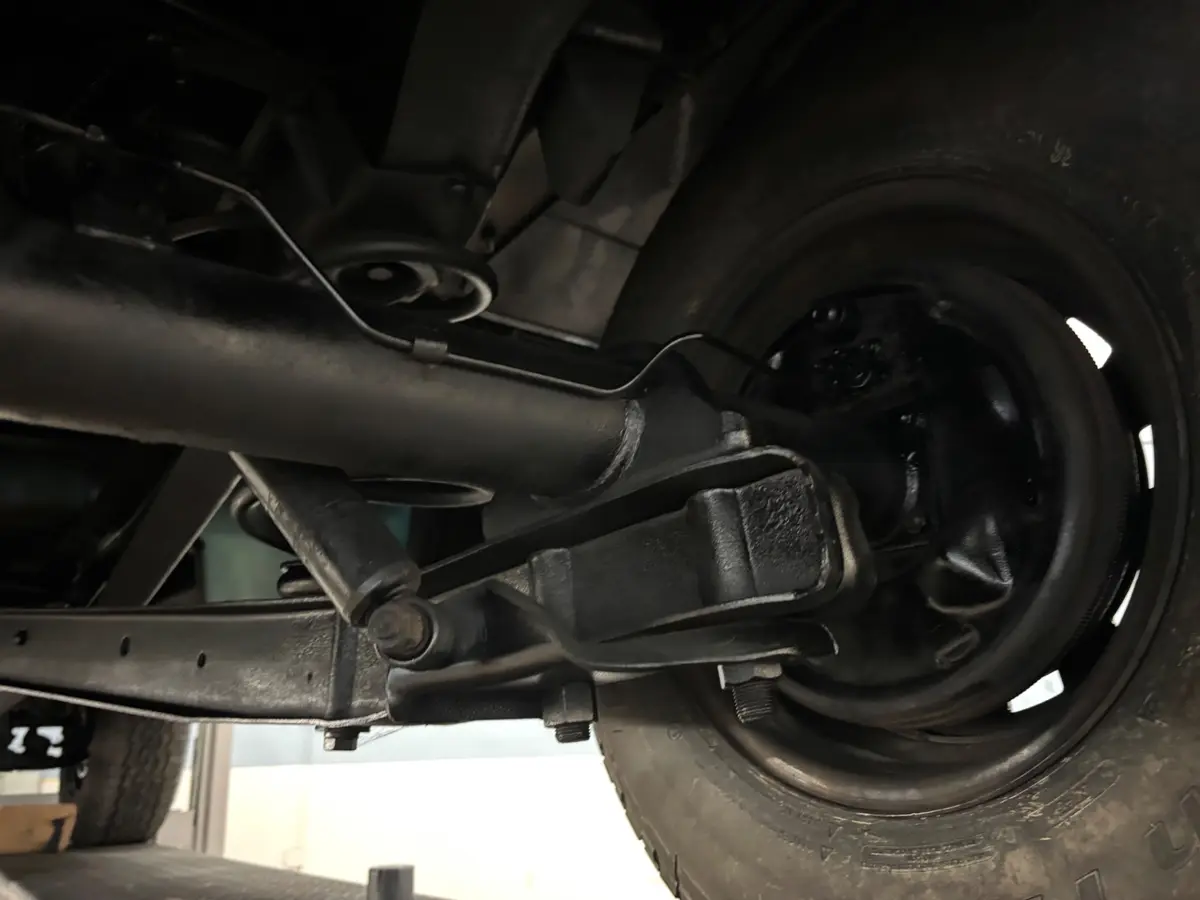 Vehicle photo 33