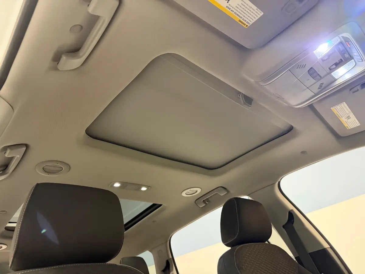 Vehicle photo 40