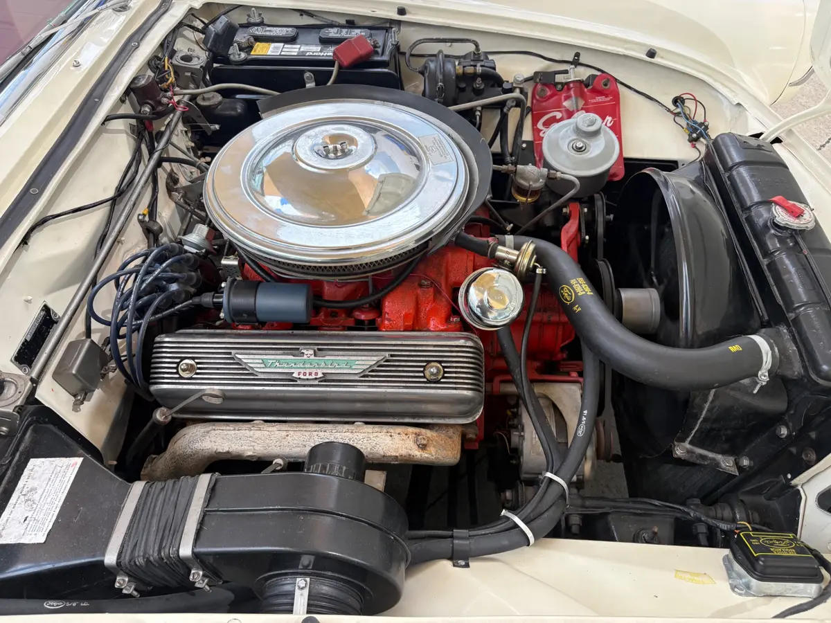 Vehicle photo 32