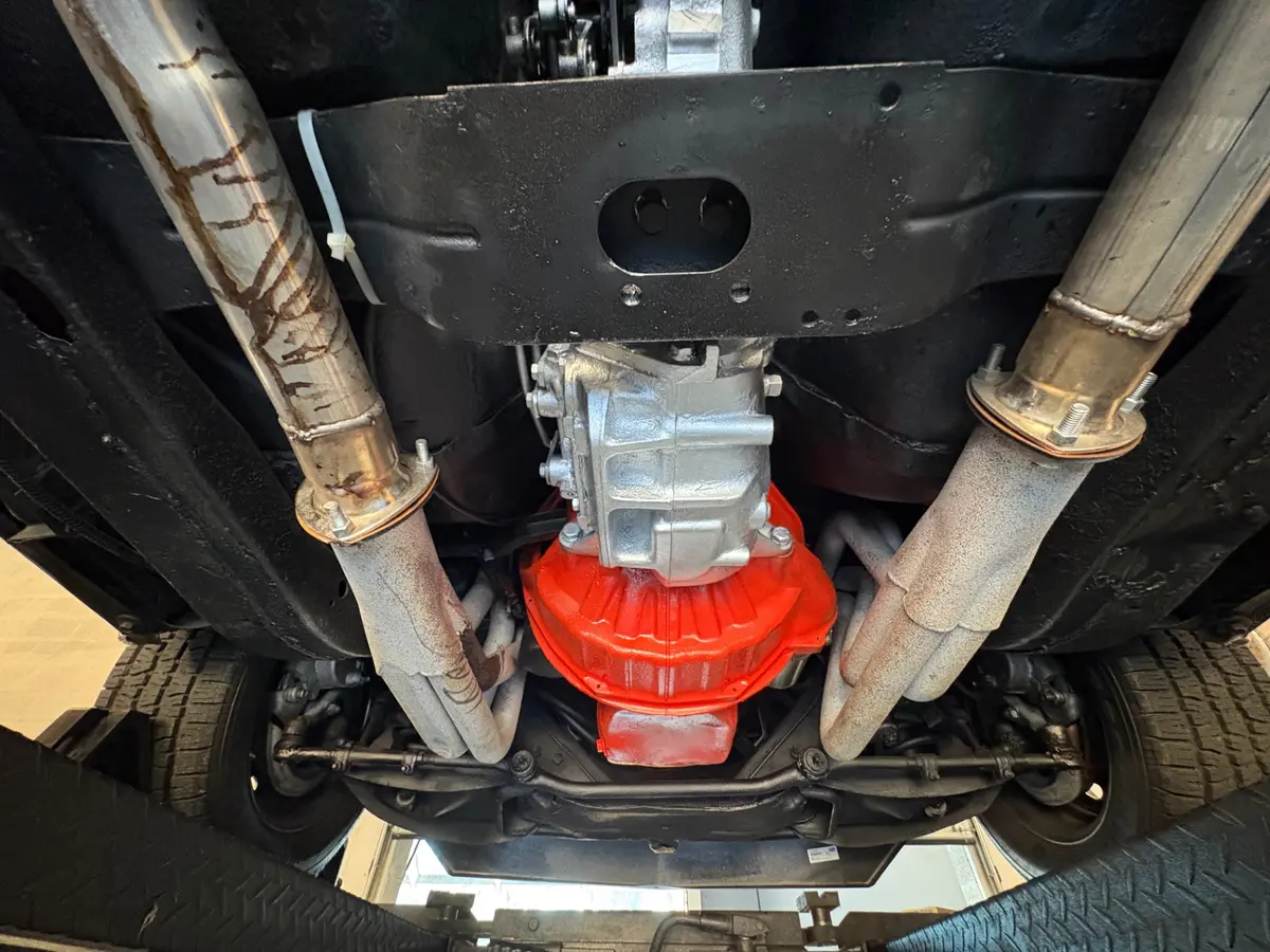 Vehicle photo 52