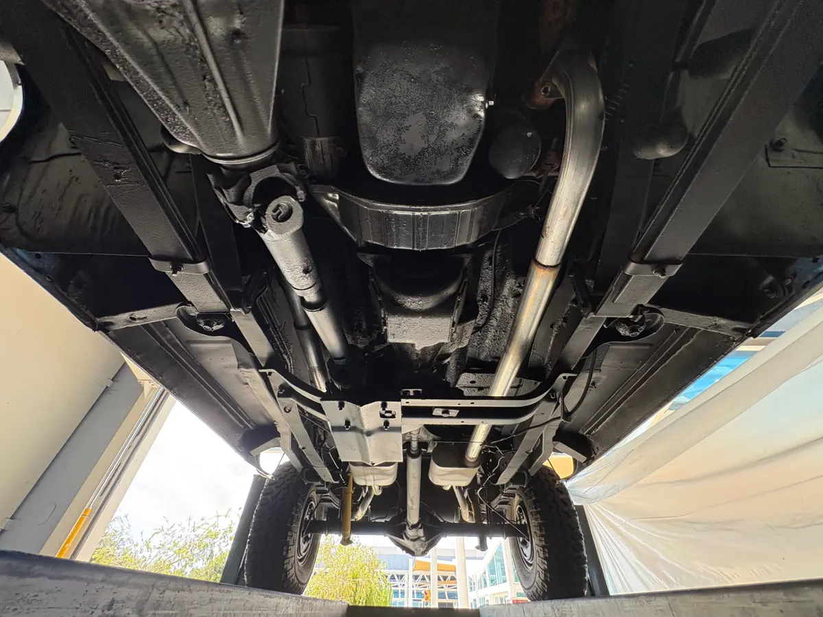 Vehicle photo 52