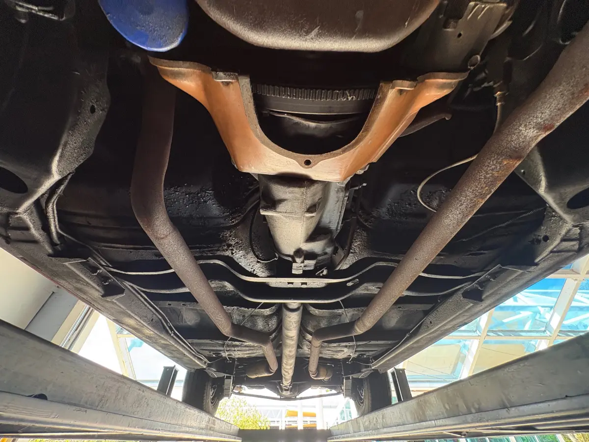 Vehicle photo 59