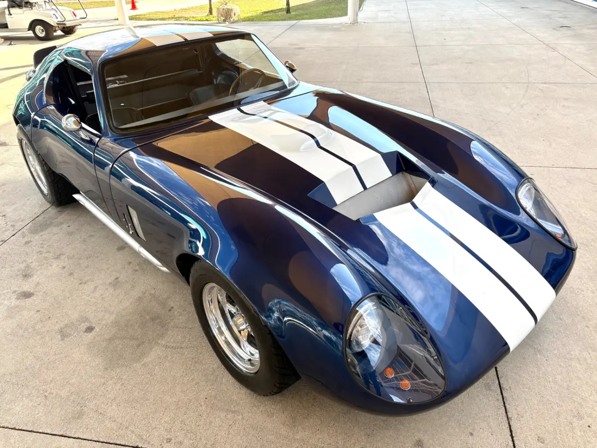 Vehicle photo 24
