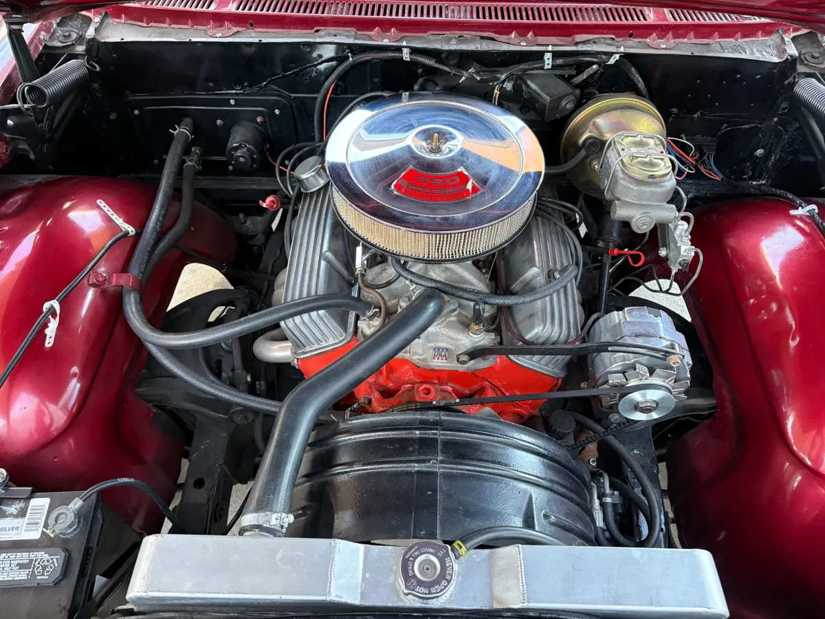 Vehicle photo 26