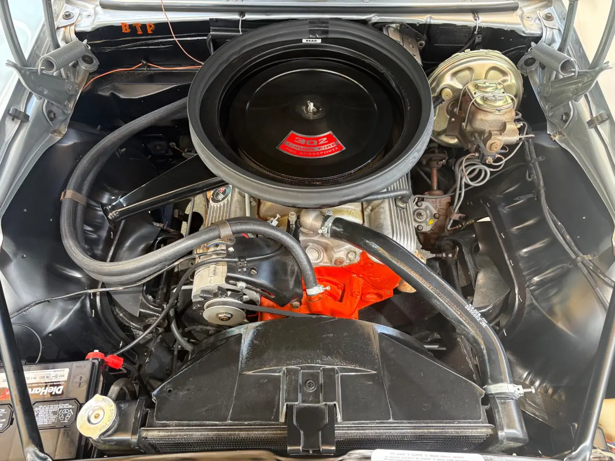 Vehicle photo 43