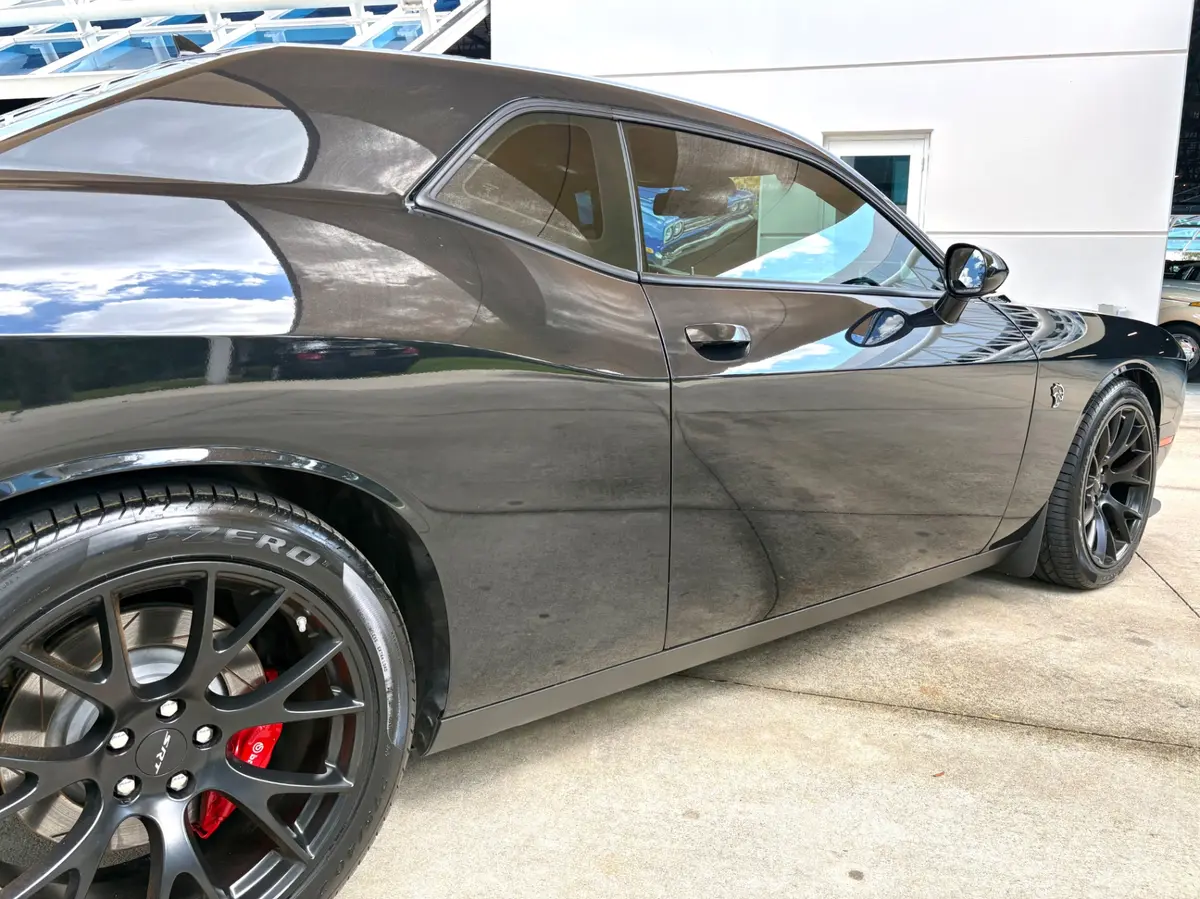 Vehicle photo 17