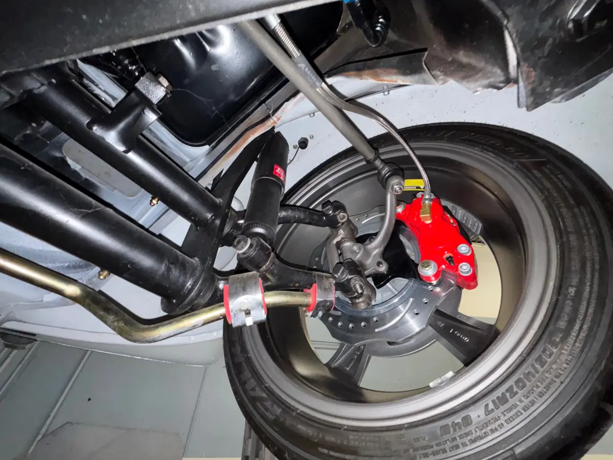 Vehicle photo 49