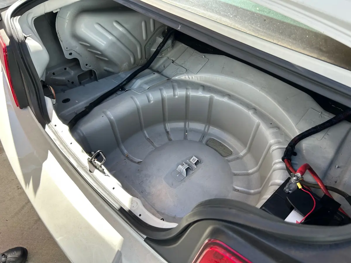 Vehicle photo 7