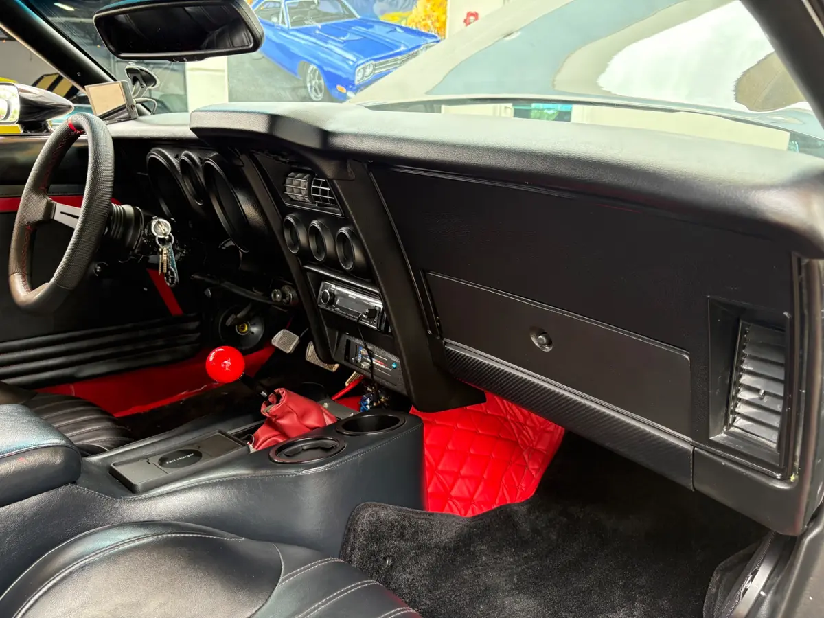 Vehicle photo 36