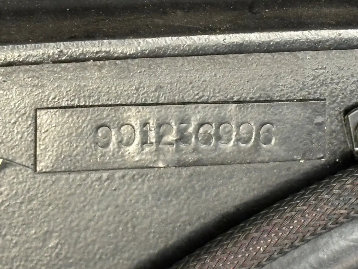 Vehicle photo 23